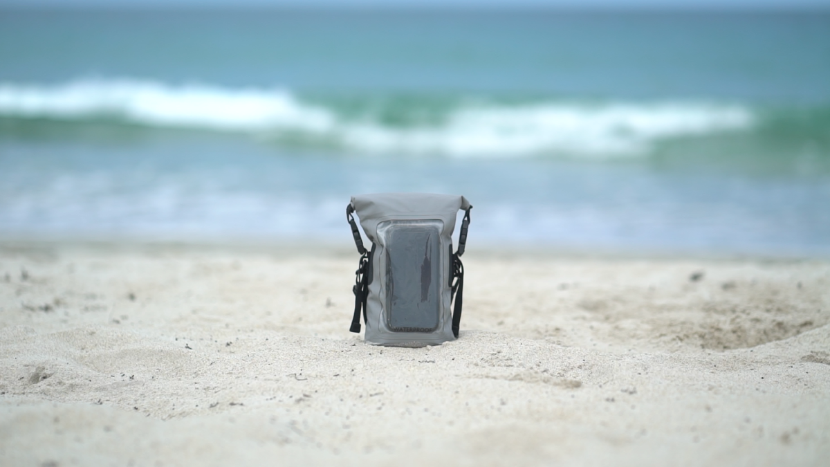 Phone Tote Dry Bag – Grey Geckobrands - Imagen 9