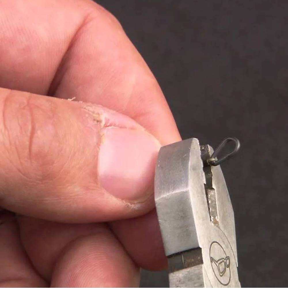 KORDA KRIMP TOOL con GRAPAS de 0,6 y 0,7 mm - Imagen 4