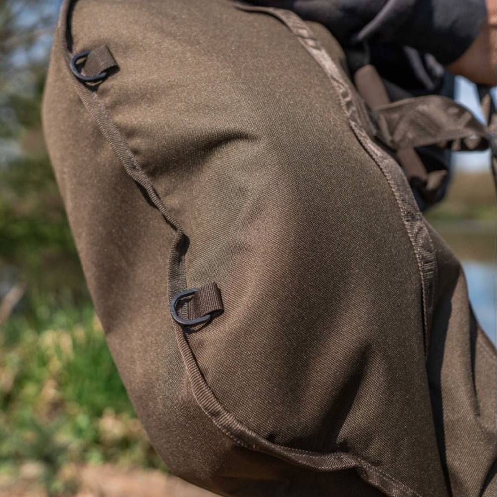 AVID CARP COMPOUND DOUBLE ROD SLEEVE 10′ funda dos cañas con correa para el ombro - Imagen 4